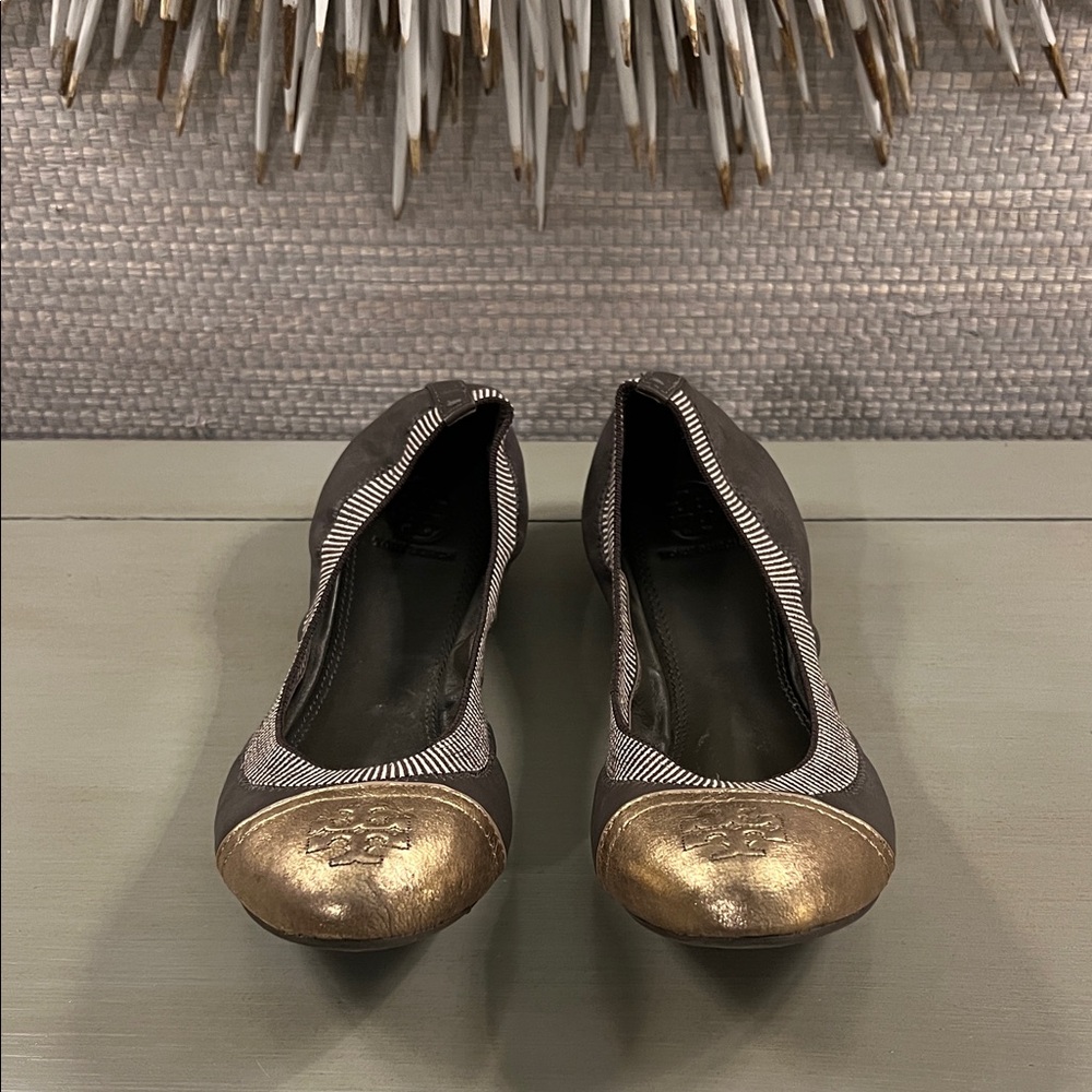 Elegant Black and Gold Women's Flats